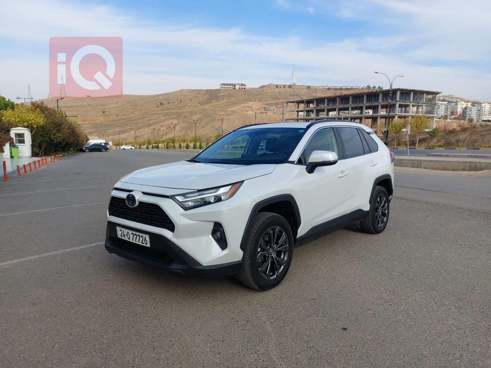 تۆیۆتا ڕاڤ 4